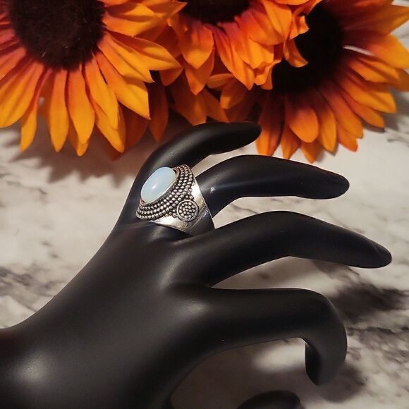 Oval Embellishment Silvery Moonstone Simulate Ring - Picture 4 of 14